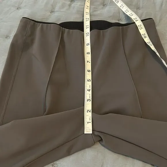 Athleta Medium Mercurial Crop Flare Pants 405530 Arbor Olive Green - Picture 9 of 11